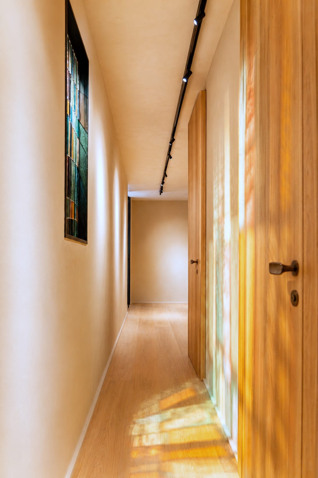Couloir — vitrail